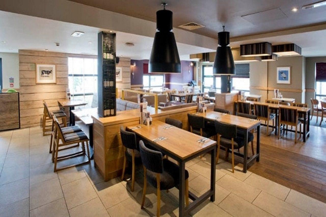 Premier Inn Stirling City Centre Bagian luar foto