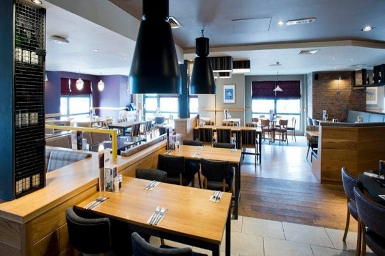 Premier Inn Stirling City Centre Bagian luar foto